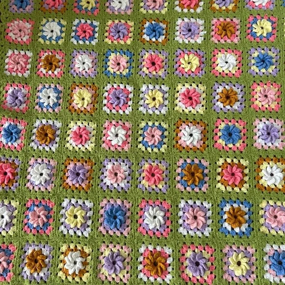 Beautiful Vintage Retro - handmade crochet flower blanket.43” by 68”.